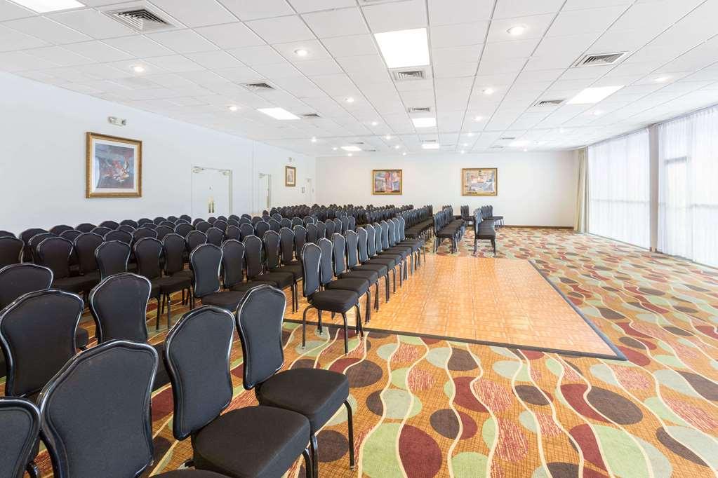 Howard Johnson By Wyndham Lakeland Einrichtungen foto